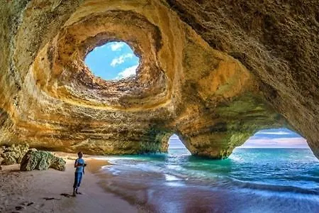 To Rent In Praia Da Rocha-portimao-portugal شقة *